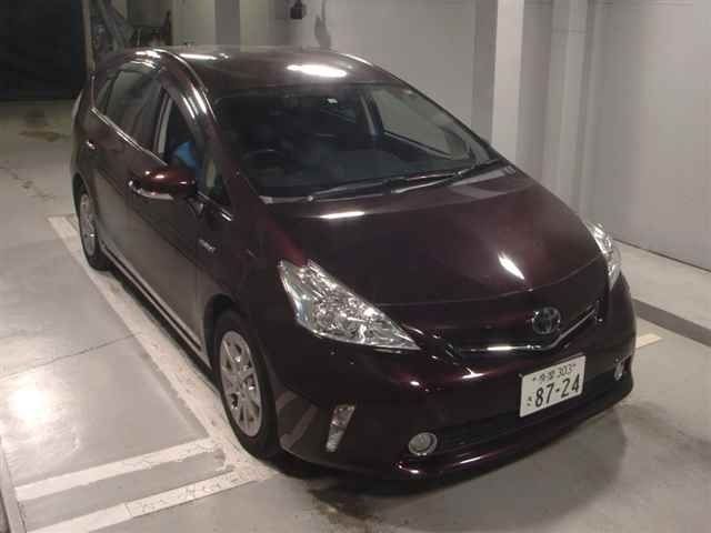 8011 Toyota Prius alpha ZVW41W 2014 г. (JU Tokyo)